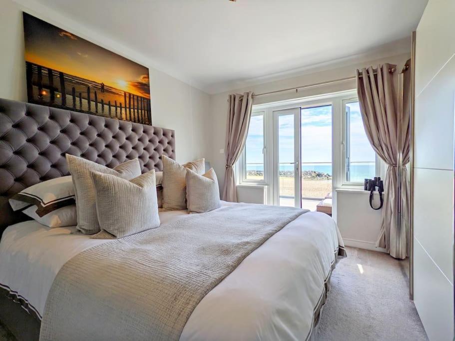 Beach View Middleton-on-Sea Exterior photo