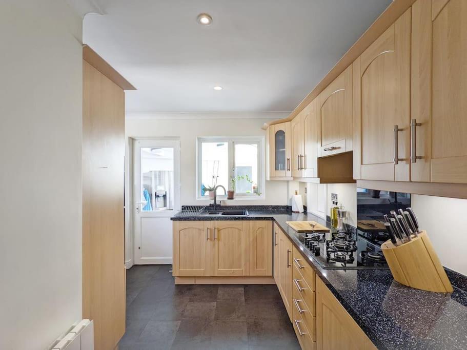Beach View Middleton-on-Sea Exterior photo